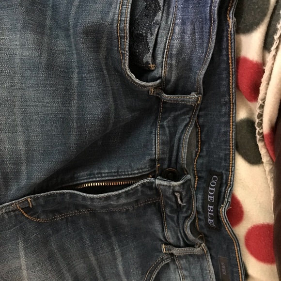 Code Blue Women’s Capri/Bermuda denim with lace - Picture 3 of 5